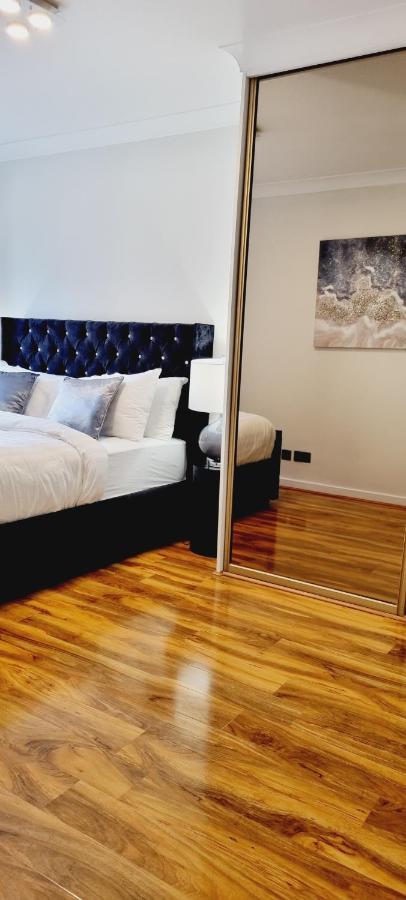 Double King Suite, Canary Wharf Waterfront London Exterior photo